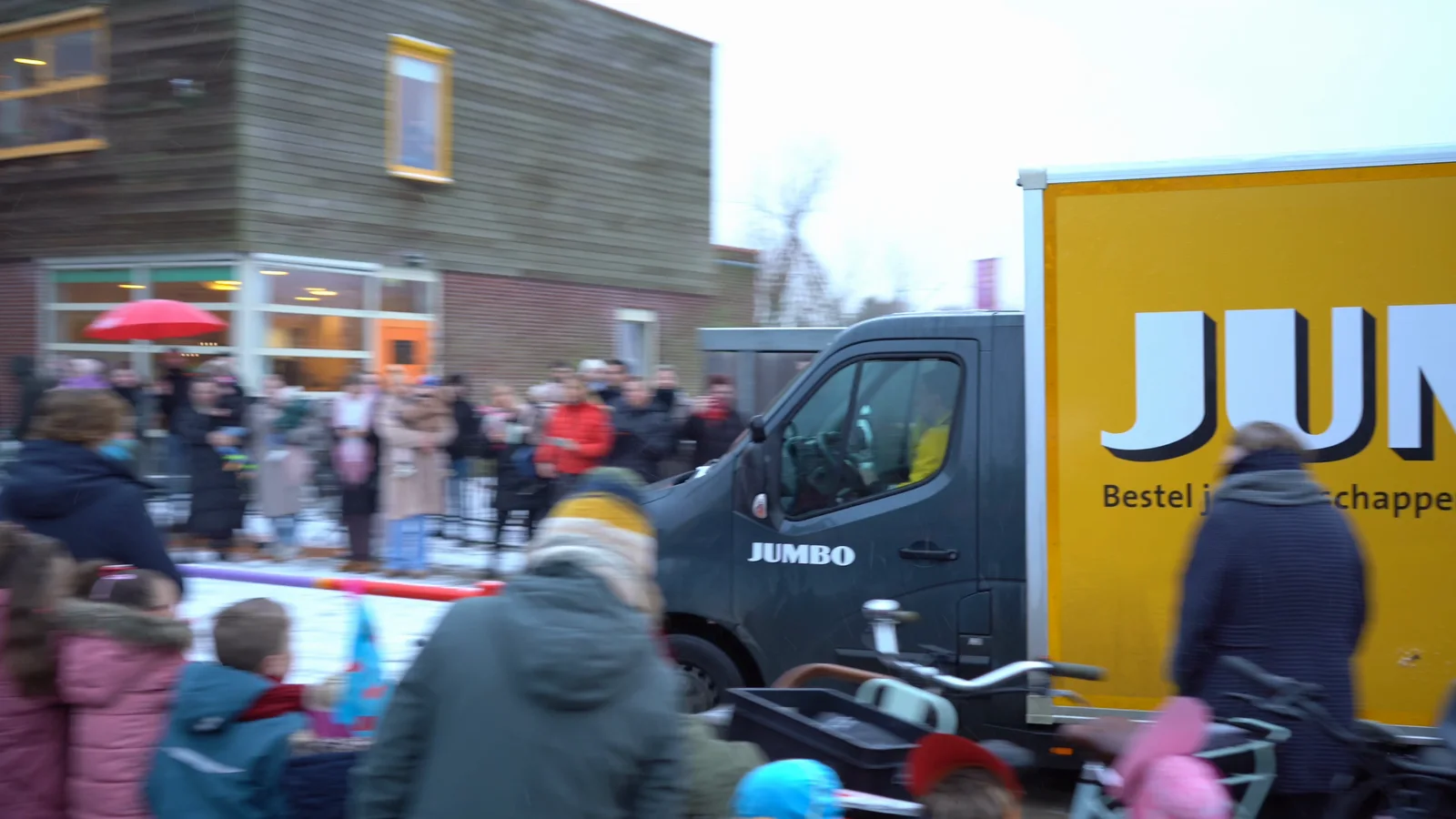 Stilstaand beeld uit de video: Sinterklaasintocht video voor OBS De Wyken